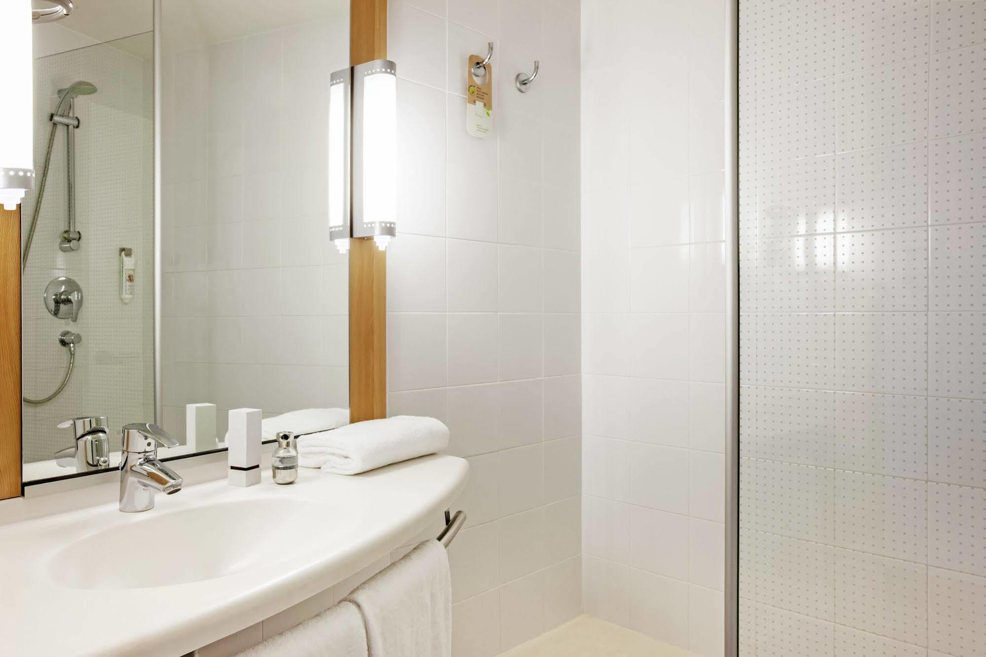 ibis Liège Seraing Boncelles Bagian luar foto